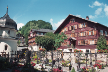 Dorfplatz und Angelika Kaufmann Museum (Schwarzenberg)