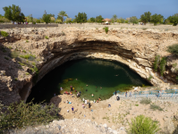 Doline Hawiyat Najm (Dibab im Oman)
