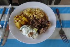 Kamelfleisch und Kamelmilch (Thumrait im Oman)